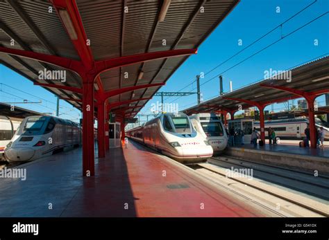 Madrid Chamartin Train Station Hi Res Stock Photography And Images Alamy