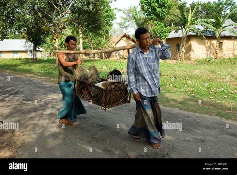 Chakma Bangladesh Hi Res Stock Photography And Images Alamy