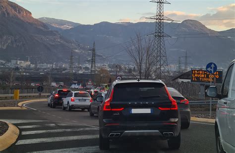 Verkehrschaos Und Lange Staus Auf Der Mebo Br Cke Unsertirol