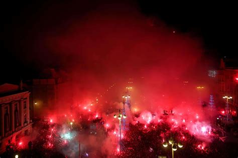 Hrvatski Reprezentativci Uz Ovacije Stigli Na Trg Bana Jela I A Portal