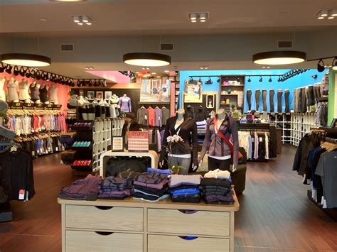 lululemon outlet stores canada map