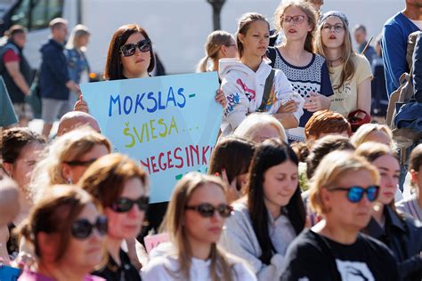 Rząd kontra nauczyciele trwają negocjacje strajk też Kurier Wileński