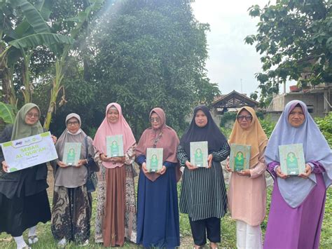 Izi Jabar Bersama Jne Express Bagikan Al Quran Untuk Madrasah Dan