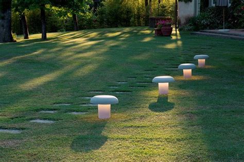 Borne Ext Rieure Amanita Par Martinelli Luce Clairage De Jardin En B Ton