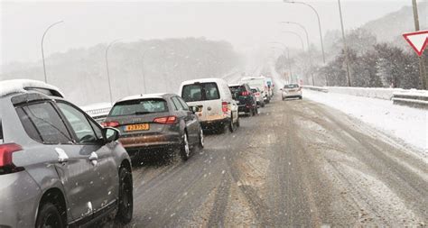 Neige L Alerte Jaune Prolong E Jusqu Centim Tres Dans Le Nord