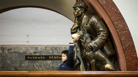 10 most interesting sculptures in the Moscow metro - Russia Beyond