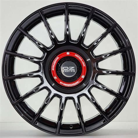 Jogo Rodas OZ Superturismo Golf Jetta Aro 18x80 5x112 Preta Brilhante