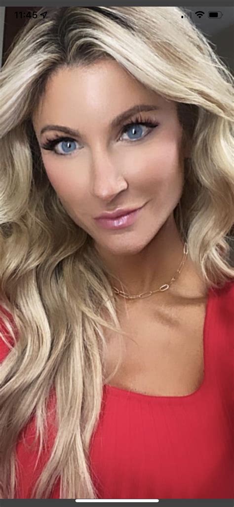 Mckinzie Roth R Hot Reporters