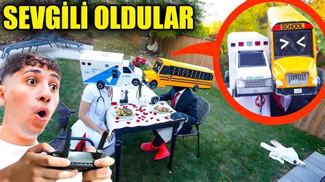 Okul Otob S Kafa Ve Ambulans Kafali Kadin Sevg L Olurken Yakaladim