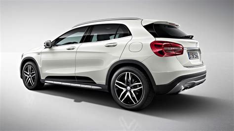 Mercedesbenz GLA 2016 220d 4Matic Activity Edition Exterior Car Photos