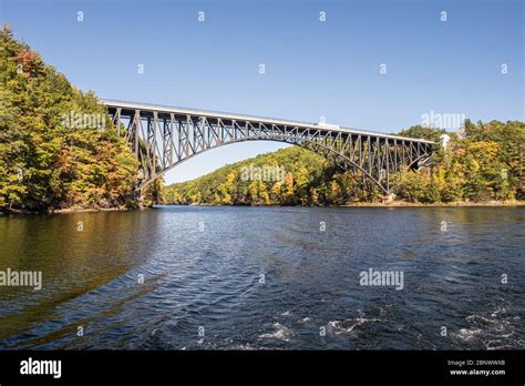 French king bridge route 2 hi-res stock photography and images - Alamy