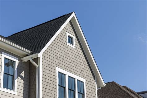 Reasons You Should Always Hire A Professional Siding Contractor In