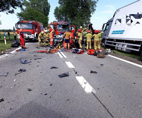 Jordanów Śląski Tragiczny wypadek dwóch ciężarówek i BMW na DK8