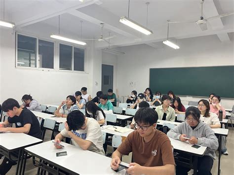 西安明德理工学院在第三届“外教社·词达人杯”全国大学生英语词汇能力大赛（省赛）中喜获佳绩 西安明德理工学院