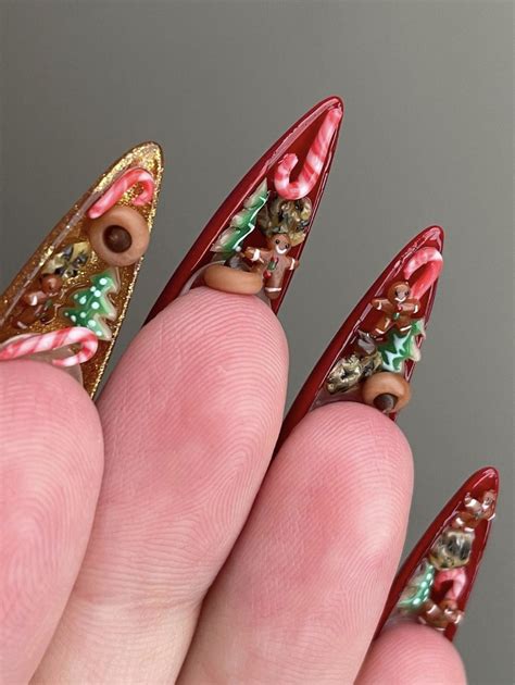 +20 Elegant Christmas Nail Ideas for a Charming Look