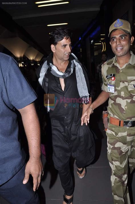 Akshay Kumar Snapped At The Airport In Mumbai On Th Nov Akshay