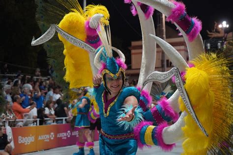 En su tercera noche continúa el éxito del Carnaval del País