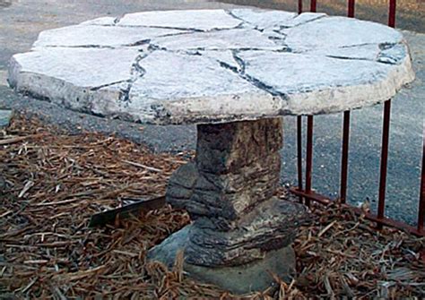 Harper's Statuary & Water Gardens - Rock Table with Pedestal