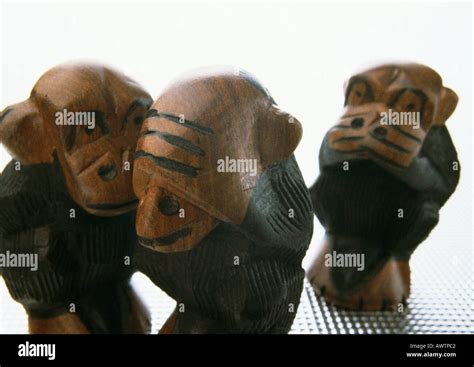 Three wise monkeys, sculpture, close-up Stock Photo - Alamy