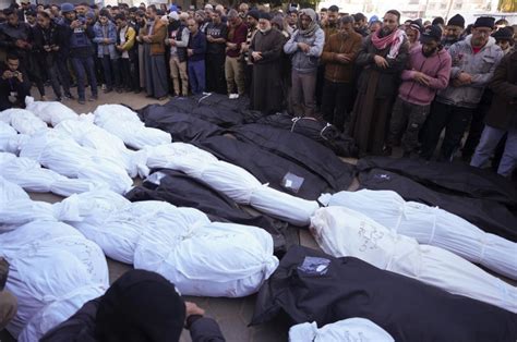 Masacre En Gaza Más De 100 Palestinos Mueren Mientras Recibían Ayuda Humanitaria