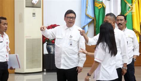 FOTO Mendagri Pimpin Rapat Laporan Akhir Tahun 2018 Kemendagri Dan