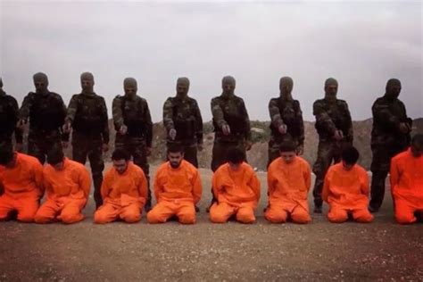 Syrian Rebels Force Isis Captives To Kneel In The Dirt At Gunpoint