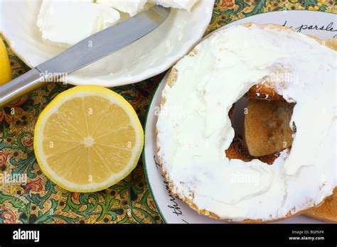 Bagels and cream cheese Stock Photo - Alamy