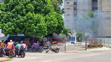 Yukpas Protestan Quemando Cauchos Y Tomando El Comando Del Cpbez De