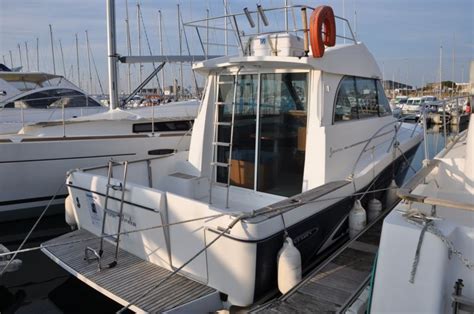 bateau inboard occasion BENETEAU ANTARES SERIE 9 en vente à partir de