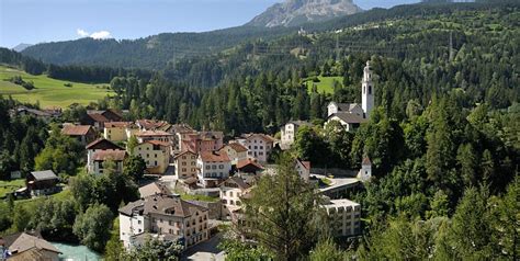 Sindaco Di Un Paesino Svizzero Vieta Le Foto Ai Turisti La Sua