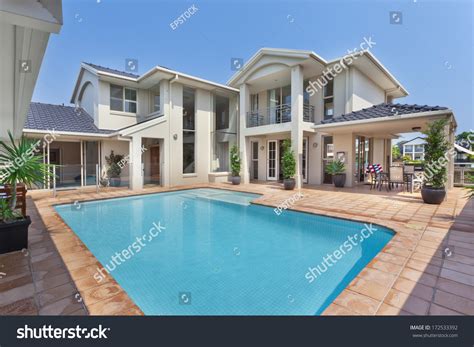 Backyard Pool Modern Luxury House Stock Photo 172533392 | Shutterstock