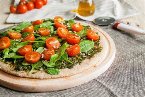 Pizza Mit Putenhack Und Pesto Rezepte Suchen