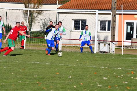 Album ACFC4 SOC4 Photo N3 Club Football AUBRY CHAUDRON FC Footeo