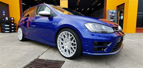 Volkswagen Golf R Blue Rotiform Blq Wheel Front