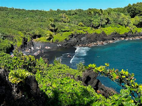 Exploring The Best Black Sand Beaches Hawaiian Beach Rentals