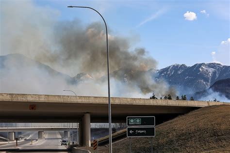 Prescribed fire jumps Banff Avenue, Banff Rocky Mountain Resort under ...