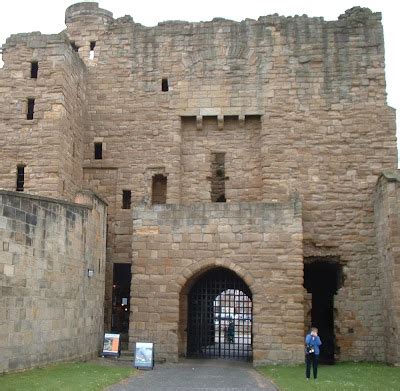 Medieval Castles: GATEHOUSE