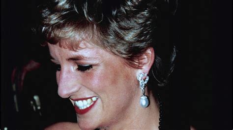 VOICI Princesse Diana son frère Charles Spencer dévoile un rare