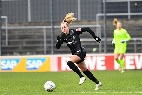 Janina Minge Sieht Ihre Zukunft Beim SC Freiburg