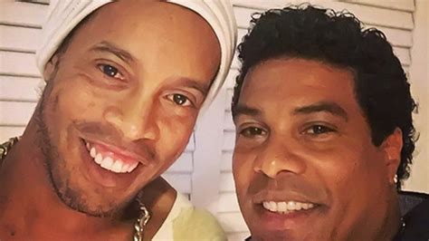 Cenapop Depois De Dias Preso Ronaldinho Ga Cho E Irm O Chegam Ao