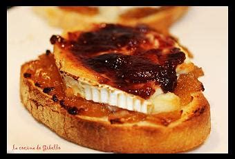 Tosta De Cebolla Caramelizada Con Rulo De Cabra Y Mermelada De