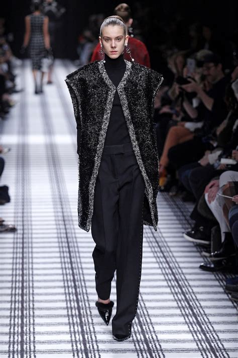 Balenciaga Ready To Wear Fashion Show Collection Fall Winter