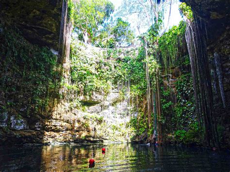 Ik Kil: A Magical Sinkhole Where Mayans Went to the Afterlife - Malevus