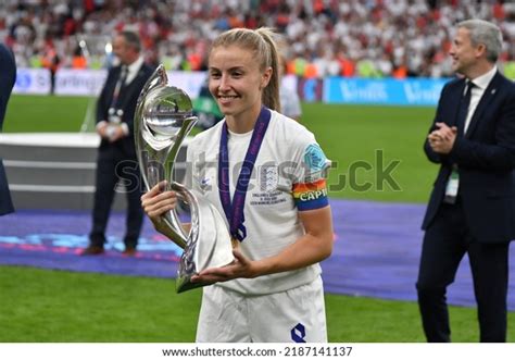 Best England Women's Football Team Royalty-Free Images, Stock Photos ...