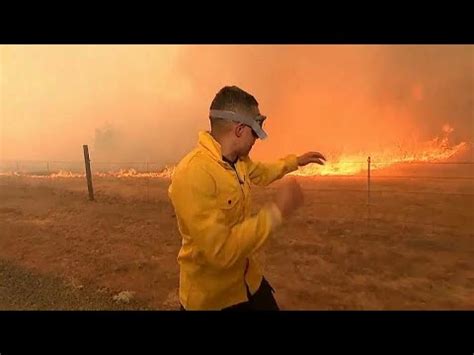 California In Fiamme Dispersi E Sfollati Per Gli Incendi Youtube