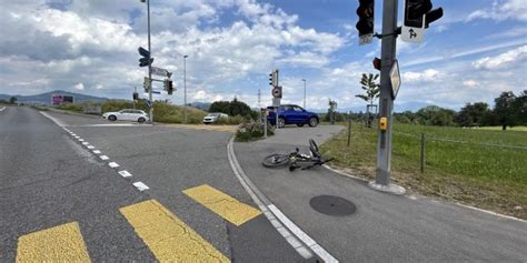 Rapperswil Jona SG E Biker 58 Nach Kollision Mit Auto Im Spital