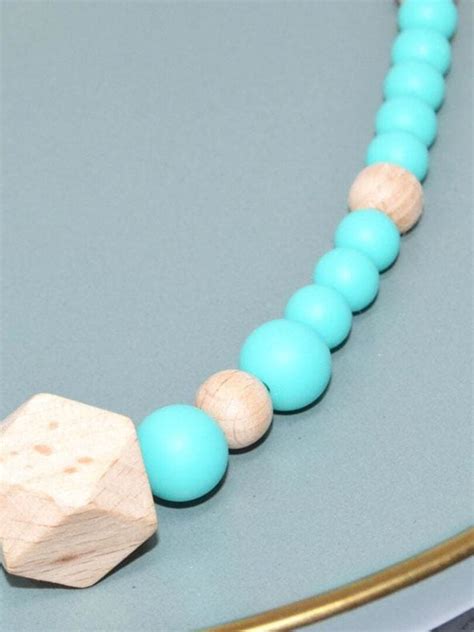 Collier D Allaitement Ou De Portage En Silicone Turquoise Et Bois