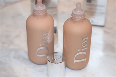 Jouer Manuscrit Fil Swatch Dior Backstage Foundation Le Degr