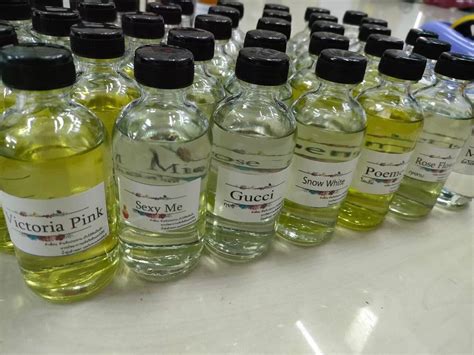 Hot นำหอมกลน ดอกปบ ขวดใหญ ปรมาณ 120 ml จำนวน 1 ขวด สตรเขมขนหอมตดทนนาน 24 ชวโมง