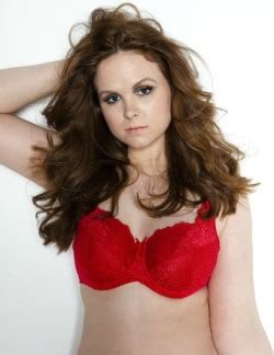 8 Hot Sexy Blaire Erskine Bikini Pics